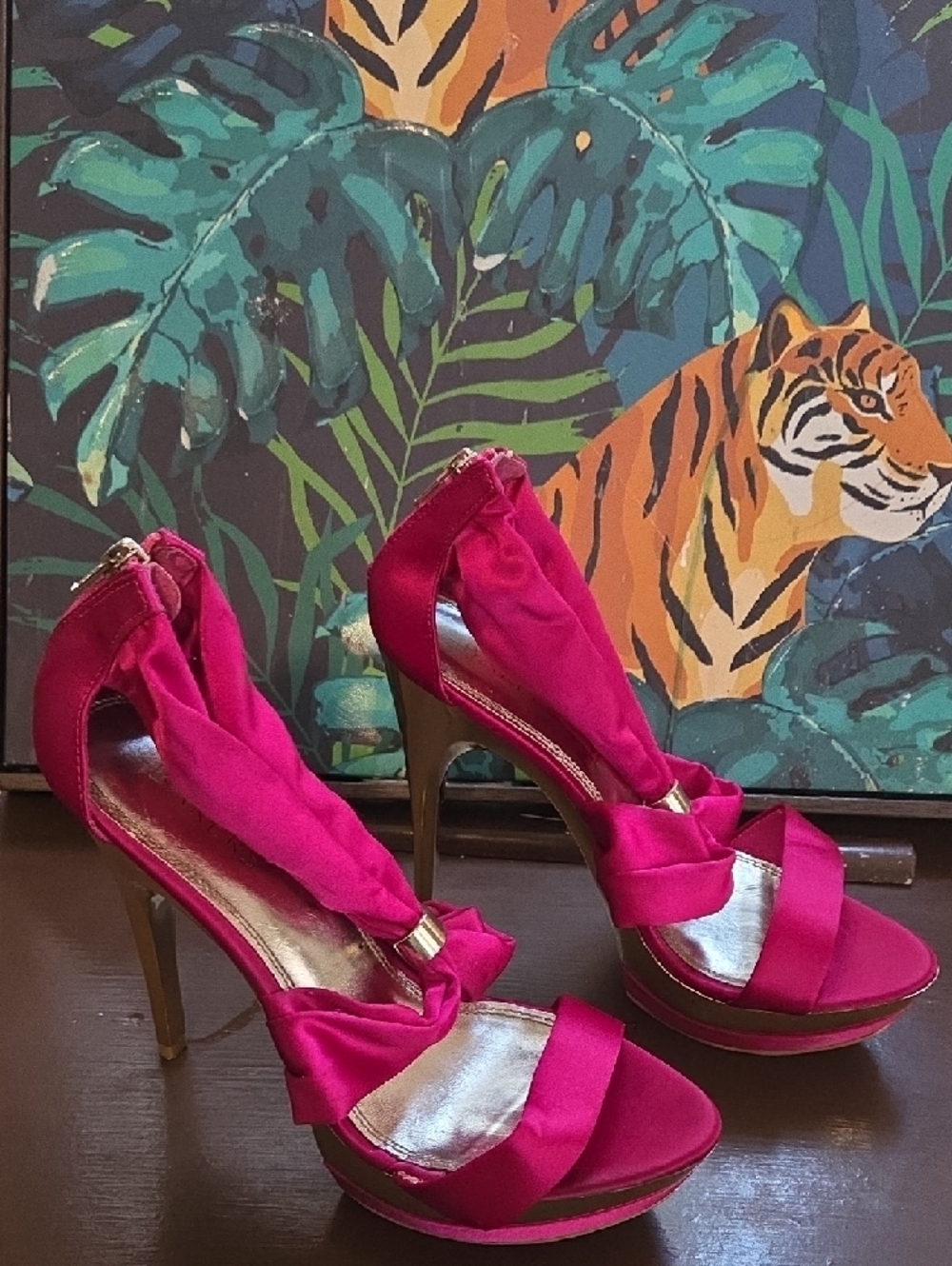 Bakers Hot Pink Satin Platform High Heels - Picture 2 of 8